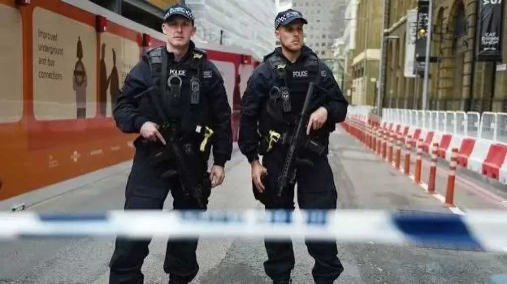الشرطة البريطانية: حادث كبير قرب قاعدة جوية أمريكية في منطقة ويلفورد بالمملكة المتحدة
