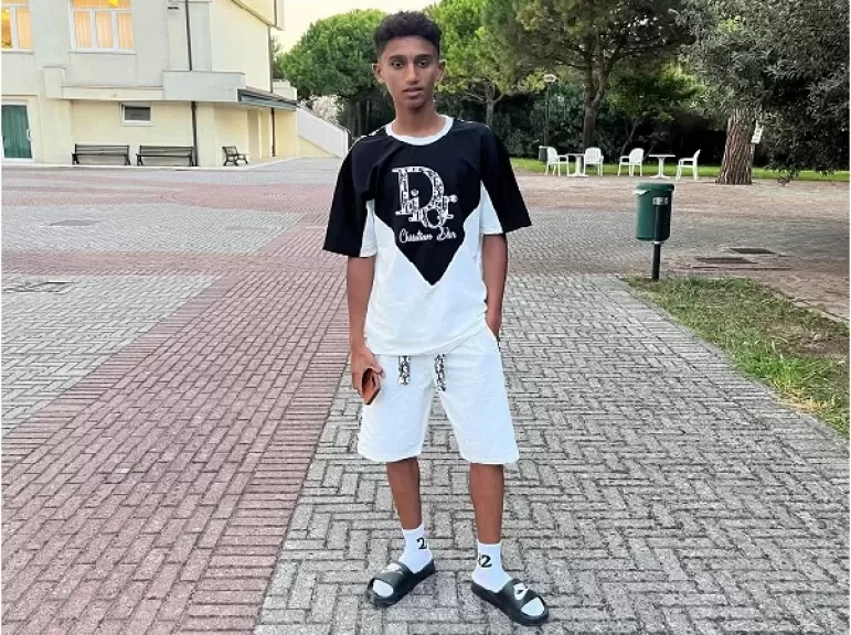 خط أحمر