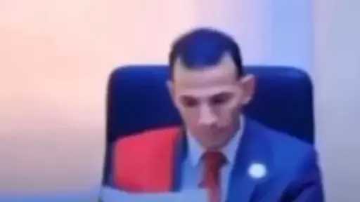 الحكم على القاضي المزيف في قضية انتحال صفة.. بعد قليل
