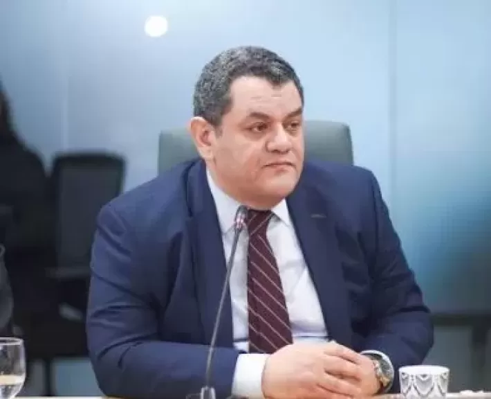 خط أحمر
