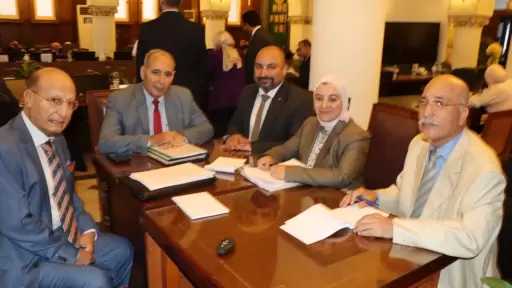 خبراء الاقتصاد بجامعة الإسكندرية يناقشون دعم الاستثمار وتعزيز التنافسية