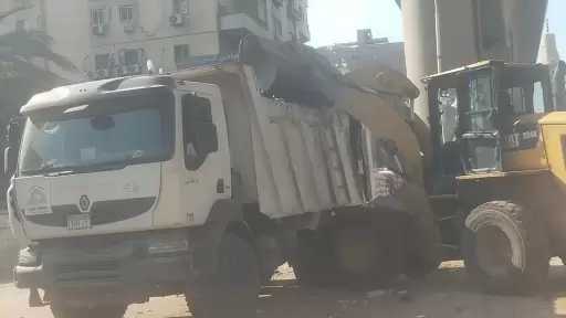 رفع 1100 طن مخلفات بإمبابة وفتح الطرق أمام الحركة المرورية بالجيزة