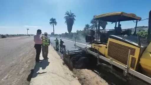 محافظ أسيوط: متابعة أعمال استكمال رصف طريق منفلوط الزراعي لتحسين الحركة المرورية