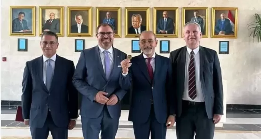 خط أحمر