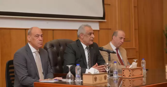 وزير الإنتاج الحربي يتابع انتظام العمل بشركة أبو زعبل للصناعات المتخصصة