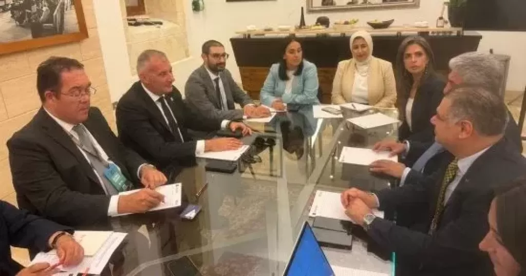 خط أحمر