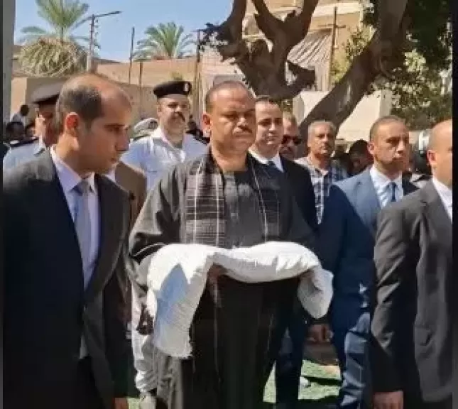 خط أحمر