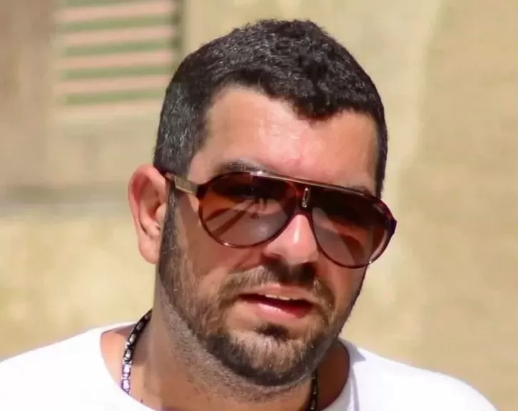خط أحمر