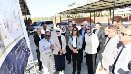 وزيرة التنمية المحلية ومحافظ الوادي الجديد تتفقدان أعمال تطوير الموقف الإقليمي بالخارجة