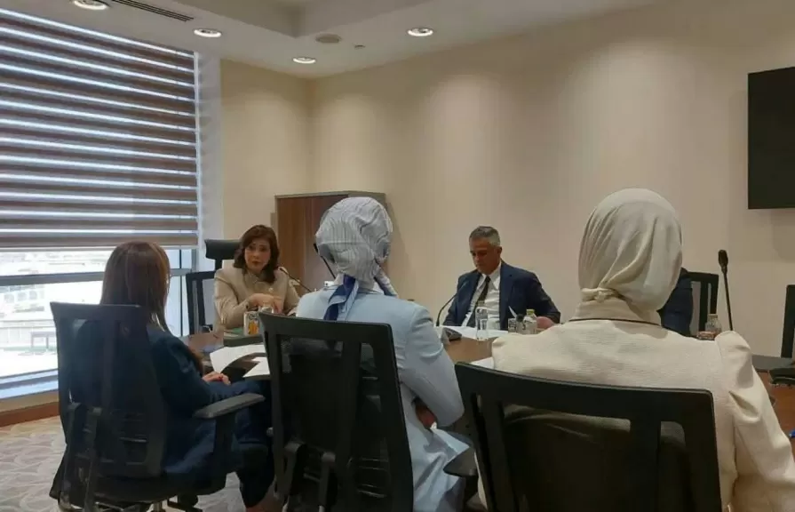 خط أحمر