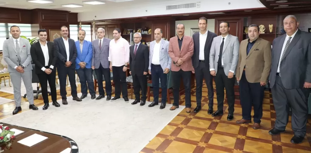 خط أحمر