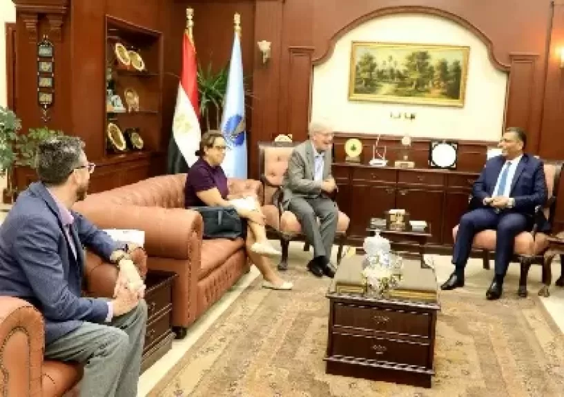 خط أحمر