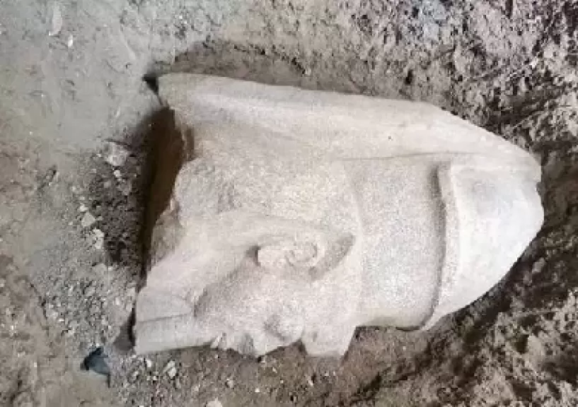 خط أحمر