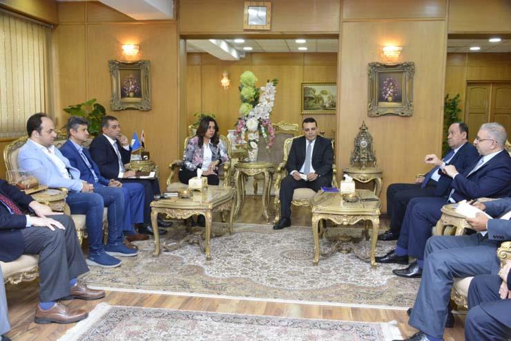 بالصور .. محافظ دمياط تستقبل وفدا من هيئة تنمية الصادرات محافظات خط بالصور .. محافظ دمياط تستقبل وفدا من هيئة تنمية الصادرات محافظات خط